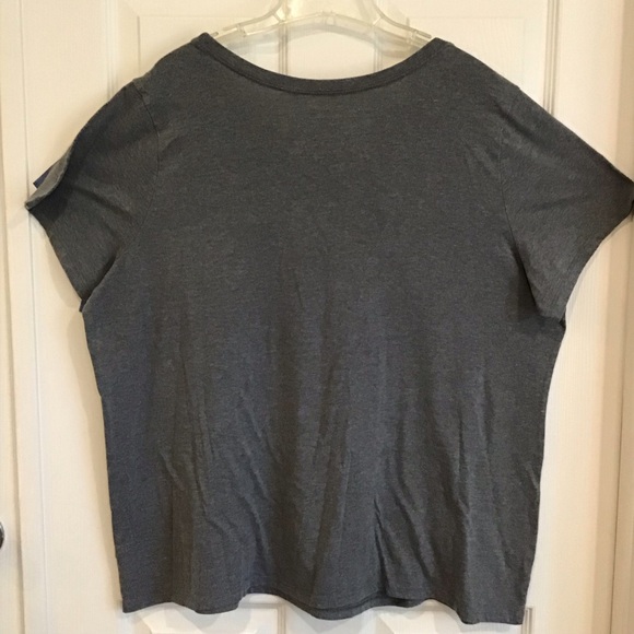 Torrid gray t-shirt, Size 3 - Picture 2 of 5
